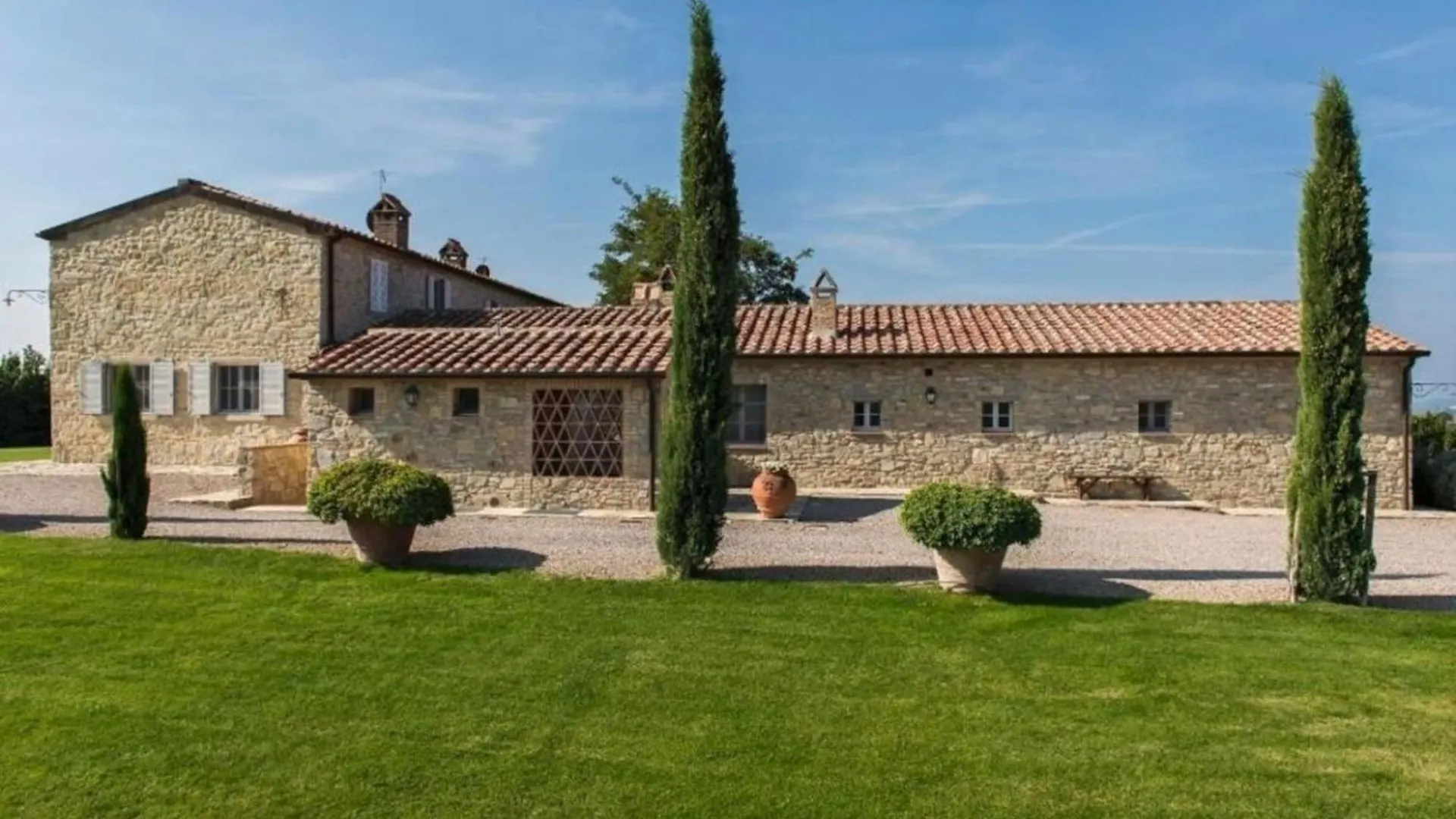 White Retreat Villa Pereta Italy
